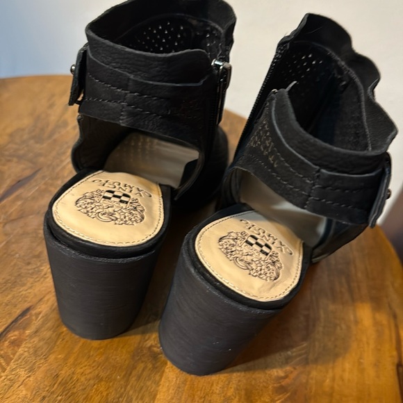 Vince Camuto Lidie Sandals - Picture 4 of 5